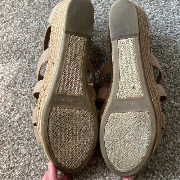 Lauren Ralph Lauren Wedges, Size 10 - Picture 8 of 11